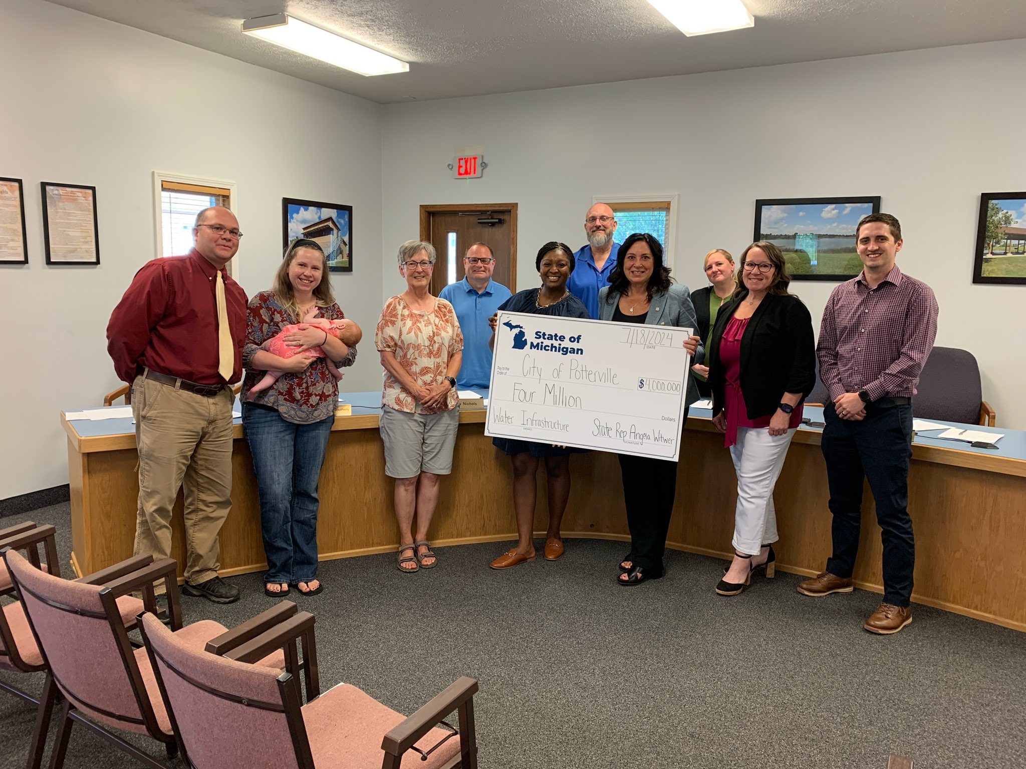 Sen. Anthony joins members of the Potterville City Council to celebrate the state’s $4 million investment in Potterville water infrastructure in the FY 25 budget for Potterville's water project, part of $10 million in state funding for Eaton County's water infrastructure! 