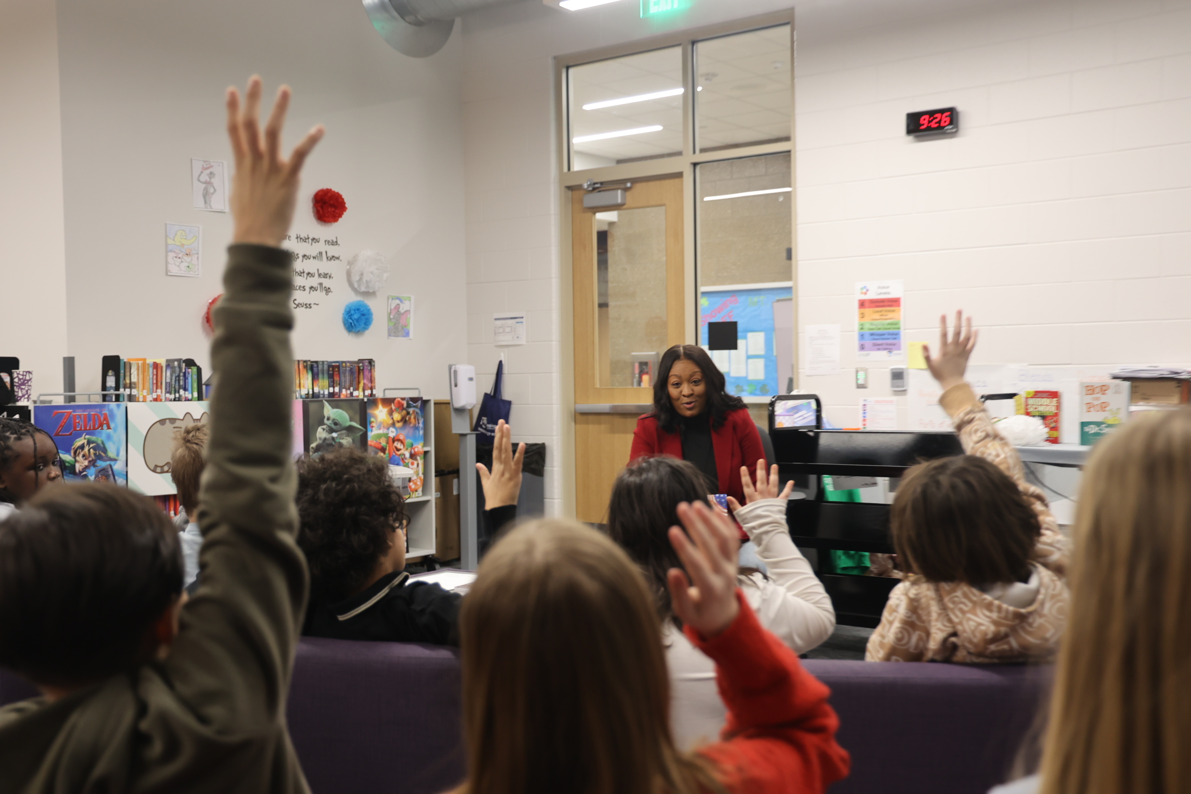 Senator Anthony reading to a classroom of elementary children