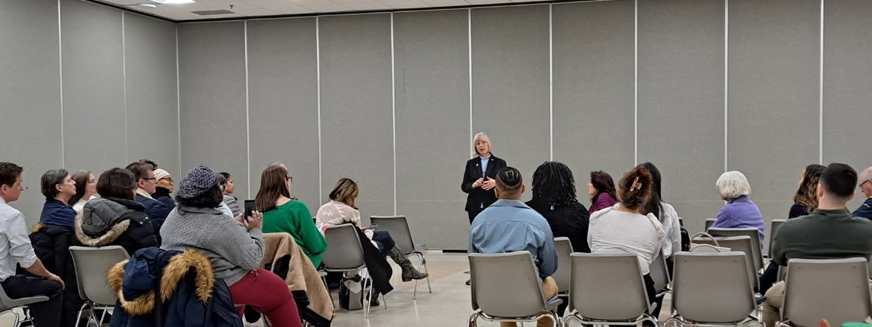 Senator Bayer speaking to Constituents at the Novi Civic Center