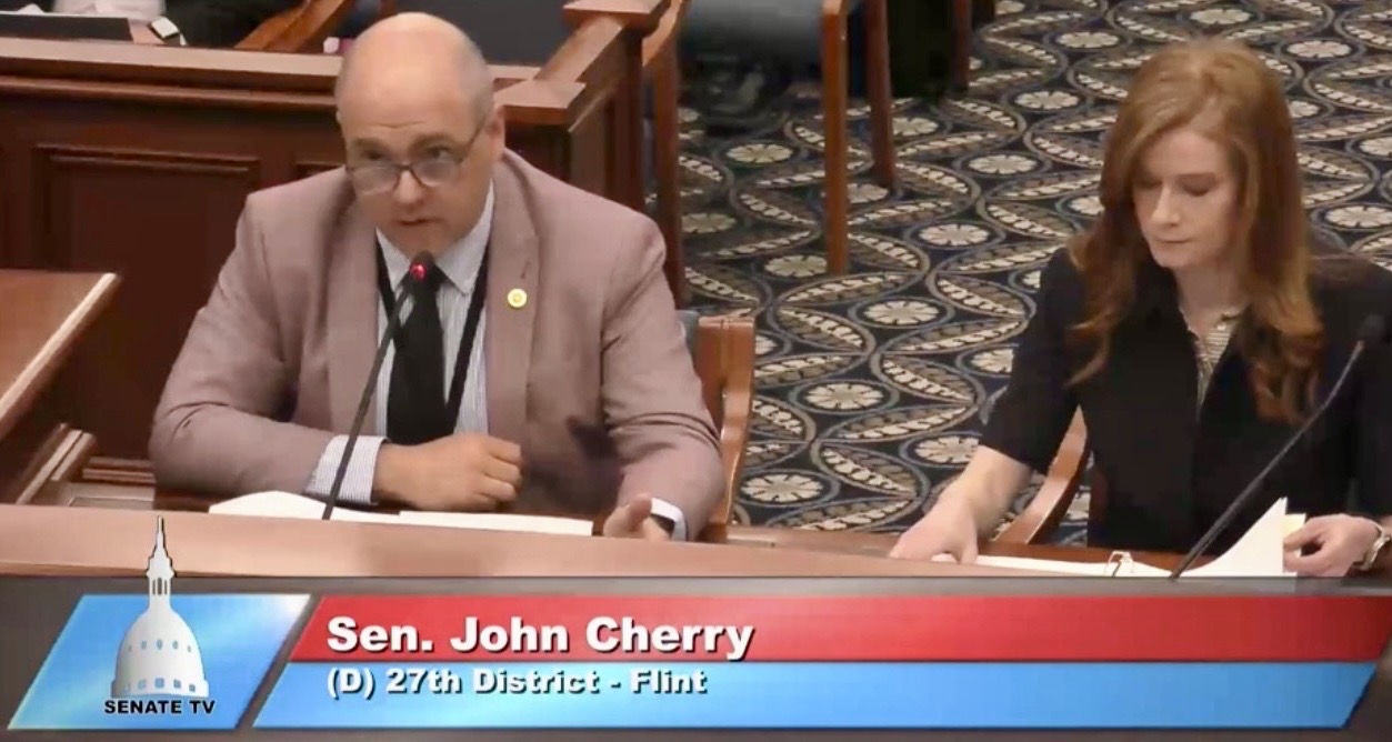 Sens Cherry and McMorrow testifying in committee in support of their legislation to ban surveillance pricing for e-commerce and dynamic pricing for retail stores