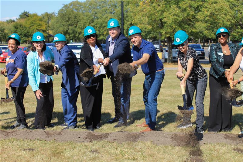 Sen. Hertel Joins Harper Woods Mayor Kindle, Local Leaders to Break Ground on New Community Center 