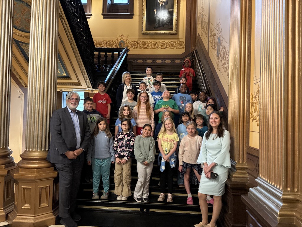 Sen. Singh with students from Robert L. Green elementary school in the Capitol 